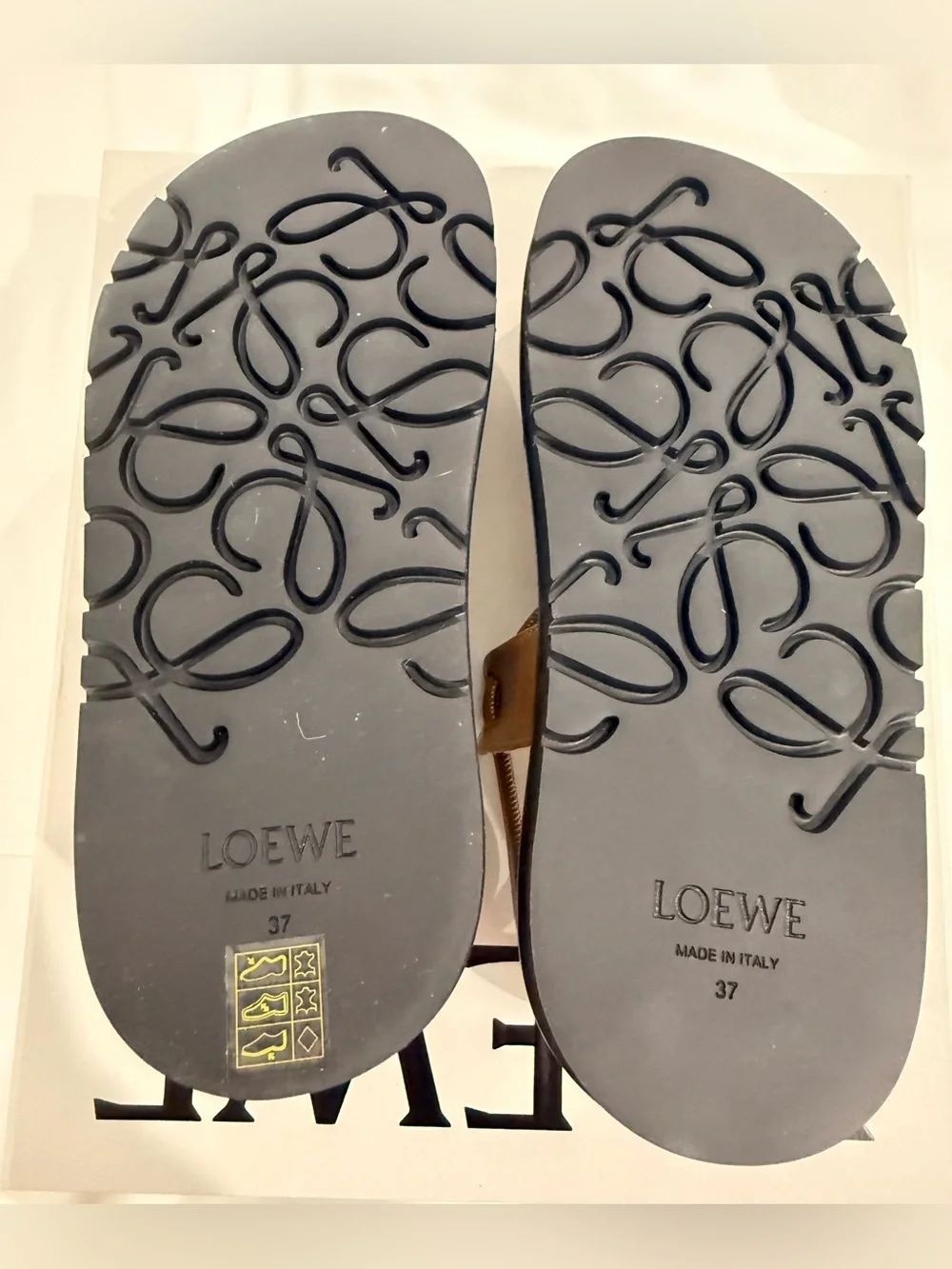 Loewe Pebble Beads Fussbett Sandal - NIB - Picture 9 of 11